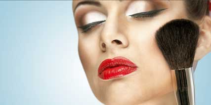 Contouring makeup at Bella Reina Spa